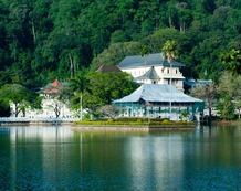 Kandy-Lago-Vive Sri Lanka.jpg