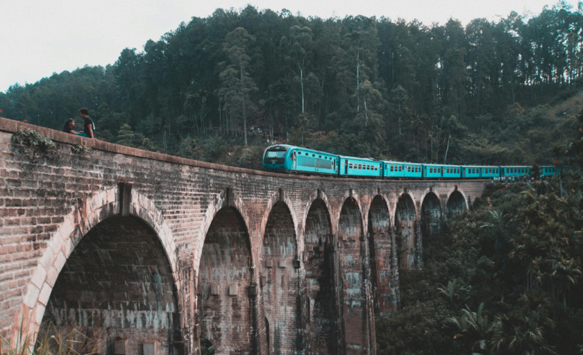 tren a ella.png